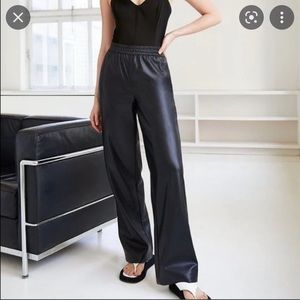 SOLD Aritzia Babaton knightley pant